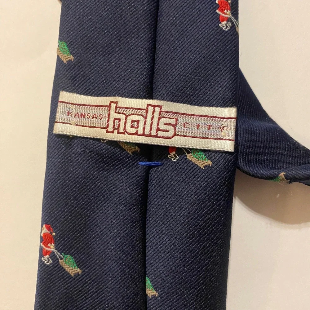 Halls Kansas City Mens‎ Navy Blue Santa Christmas Tree Musical Necktie Novelty